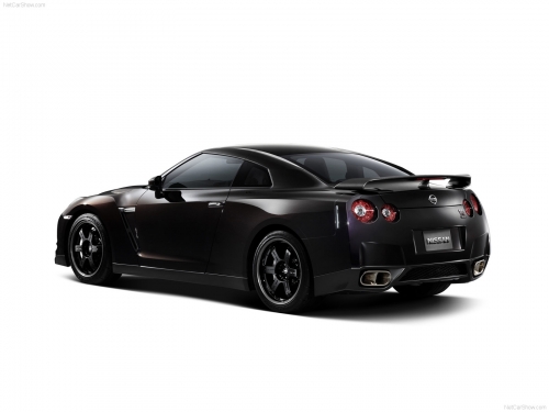 Nissan GT-R (97 wallpapers)