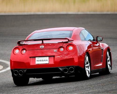 Nissan GT-R (97 wallpapers)