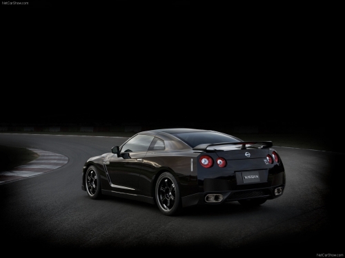 Nissan GT-R (97 wallpapers)