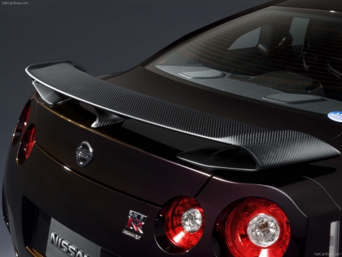 Nissan GT-R (97 wallpapers)