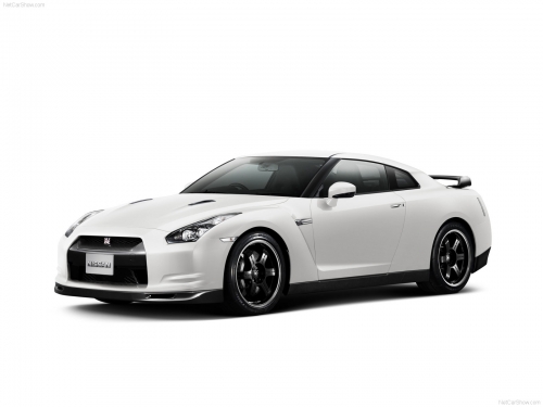 Nissan GT-R (97 wallpapers)