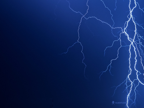 Lightning (145 wallpapers)