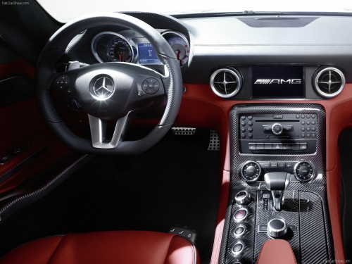 Mercedes-Benz SLS AMG (2011) (123 wallpapers)