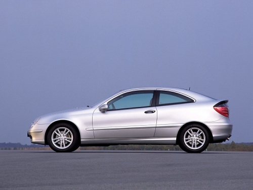 Mercedes C Class (89 wallpapers)