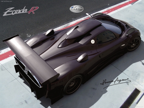 Pagani supercars (70 wallpapers)