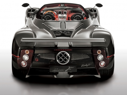 Pagani supercars (70 wallpapers)