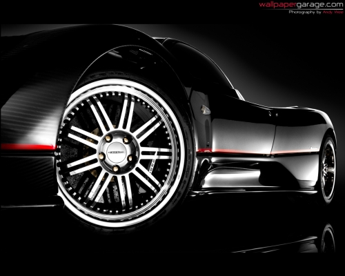 Pagani supercars (70 wallpapers)