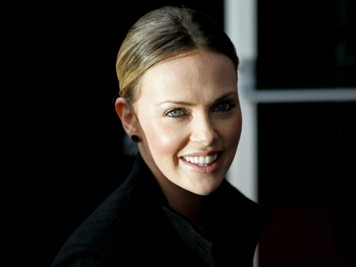 Charlize Theron HQ Wallpapers (150 wallpapers)