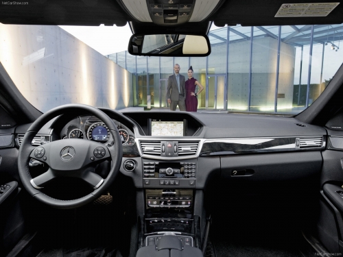 Mercedes-Benz E Class [2010] (166 wallpapers)