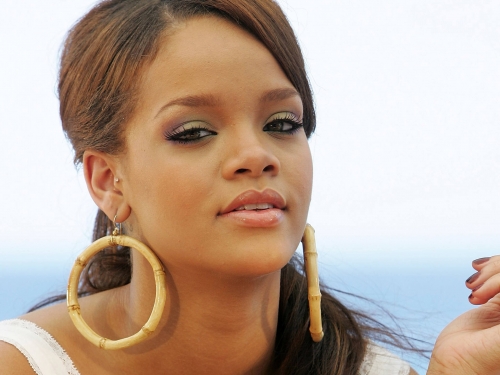 Rihanna Wallpapes (HD Collection) (90 wallpapers)