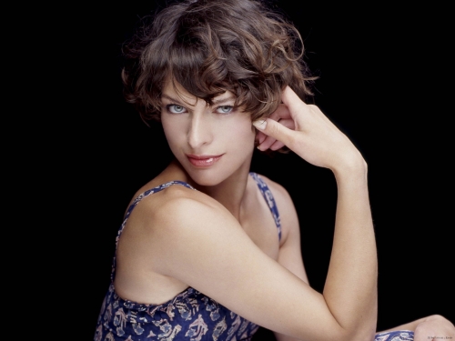 Milla Jovovich (147 wallpapers)