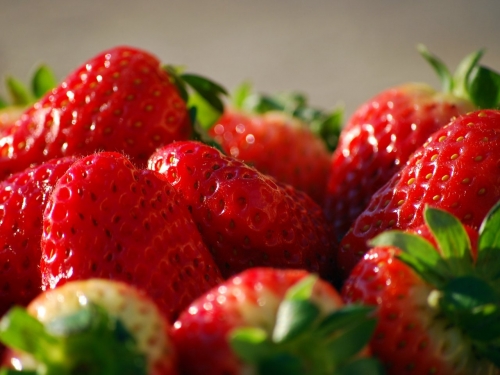 Strawberry Wallpapers Pack (174 wallpapers)