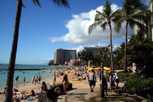 Crowds on Waikiki Beach Wallpapers (82 wallpapers)