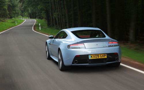 Aston Martin V12 Vantage Wallpapers (45 wallpapers)