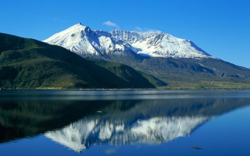 Reflection of mountains in the water (40 wallpapers)