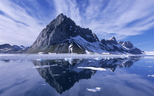 Reflection of mountains in the water (40 wallpapers)