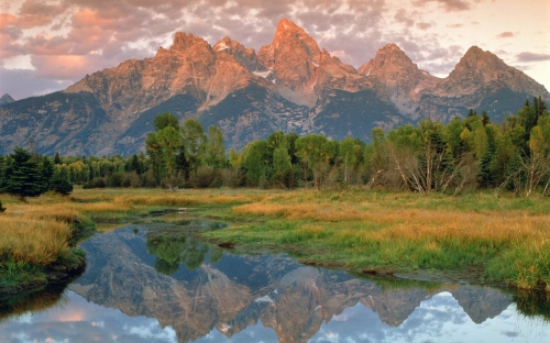 Reflection of mountains in the water (40 wallpapers)