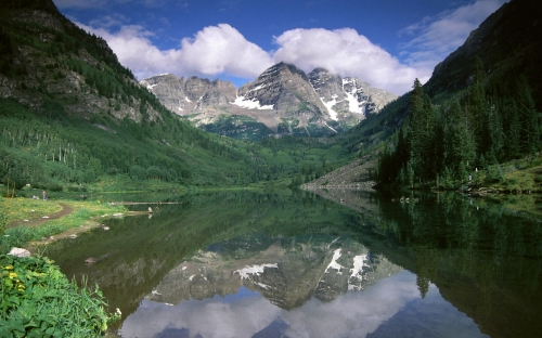 Reflection of mountains in the water (40 wallpapers)