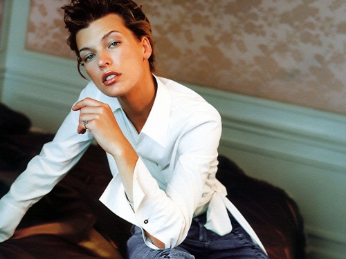 Milla Jovovich (88 wallpapers)