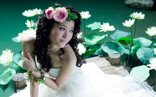 Beautiful Asian Girls (160 wallpapers)