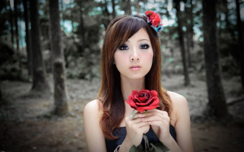 Beautiful Asian Girls (160 wallpapers)