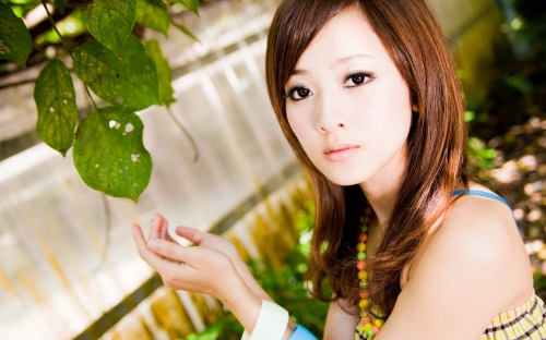 Beautiful Asian Girls (160 wallpapers)