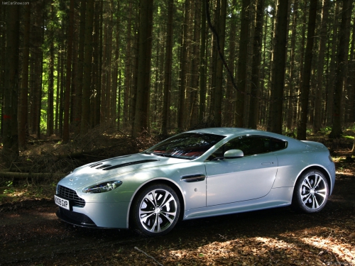 Aston Martin V12 Vantage (42 wallpapers)