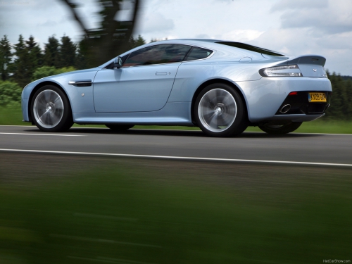 Aston Martin V12 Vantage (42 wallpapers)