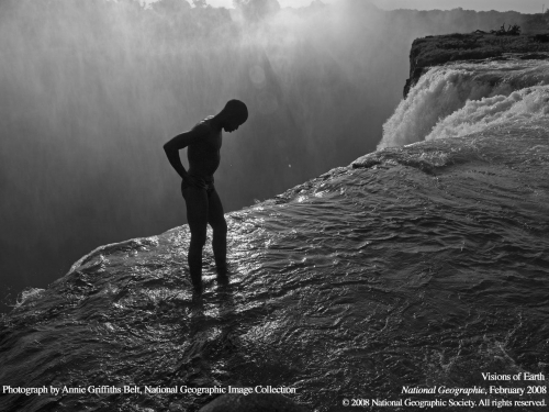 National Geographic Life in Black and White (2011) (112 wallpapers)